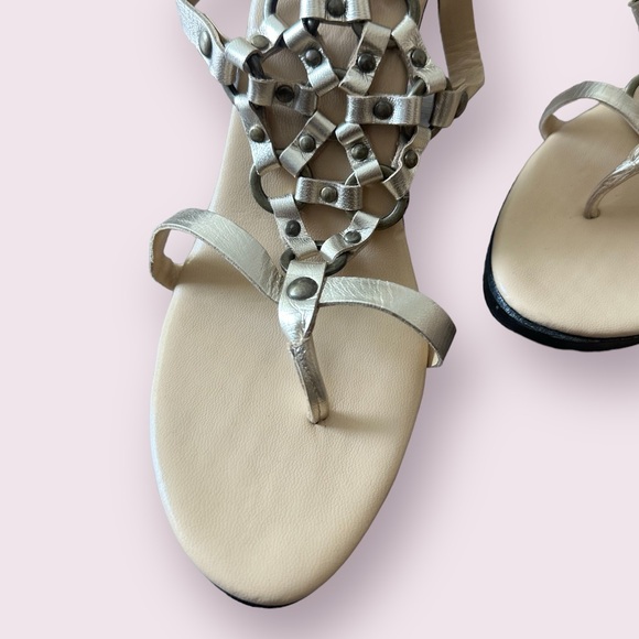 Women’s Michael Kors Made In Italy Leather Strappy Studded 4” Metallic Heels S 9 - Picture 2 of 14